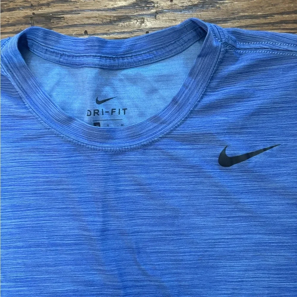 Nike Dri Fit shirt - Picture 3 of 5
